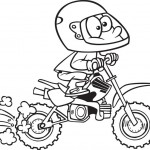 איש מצחיק רוכב על אופנוע